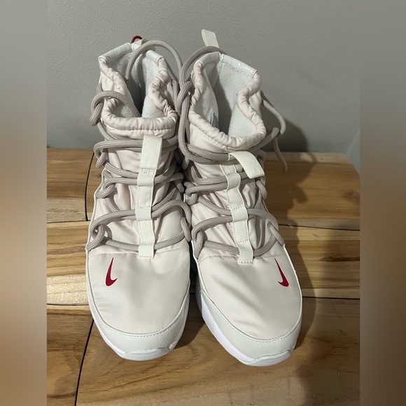 NWT Nike Womens Tanjun Hi-Rise in color Phantom size 9 - Picture 1 of 3